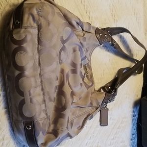 Coach  3 compartment w/zipper in middle.. Fullsize